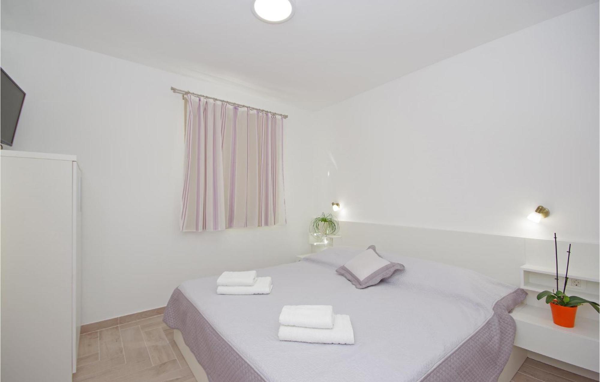 Awesome Home In Drvenik With Wifi Esterno foto